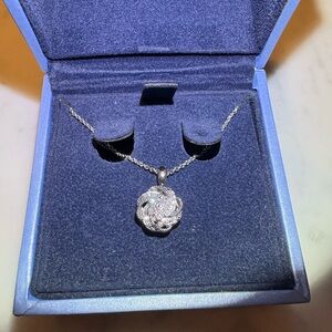 Simply Vera Vera Wang Sterling Silver Diamond Accent Knot Pendant Necklace NWT